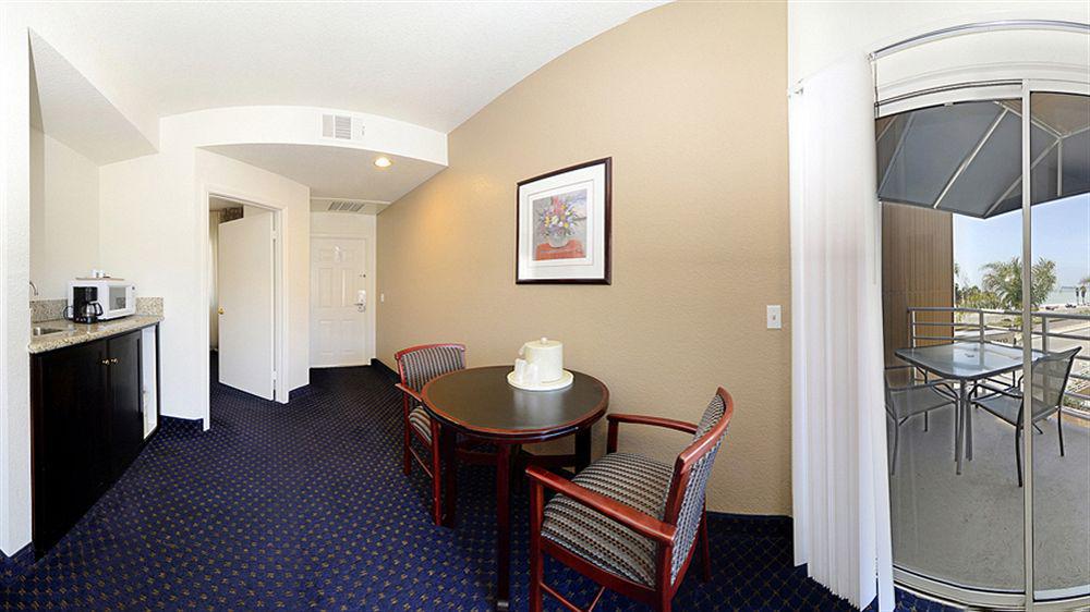 Quality Inn & Suites Oceanview Dana Point Exterior photo
