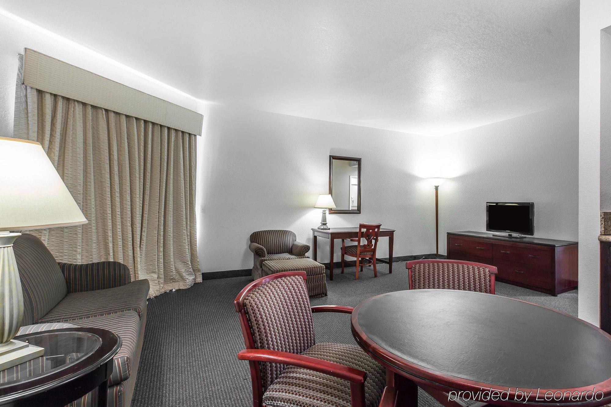 Quality Inn & Suites Oceanview Dana Point Exterior photo