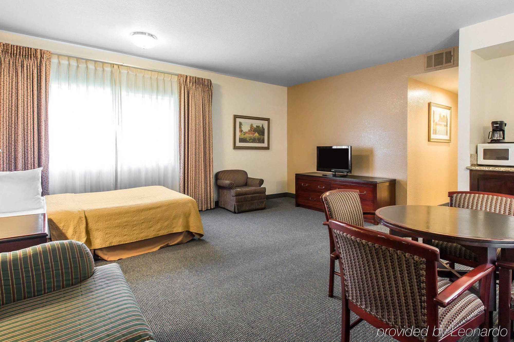 Quality Inn & Suites Oceanview Dana Point Exterior photo
